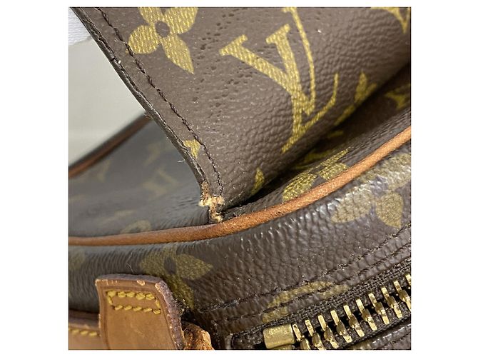 Borsa a tracolla Louis Vuitton Monogram Saint Germain 24 Marrone - vista 7