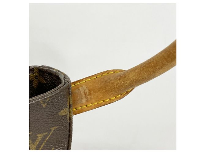 Bolso de hombro Louis Vuitton Monogram Looping GM Castaño - vista 9