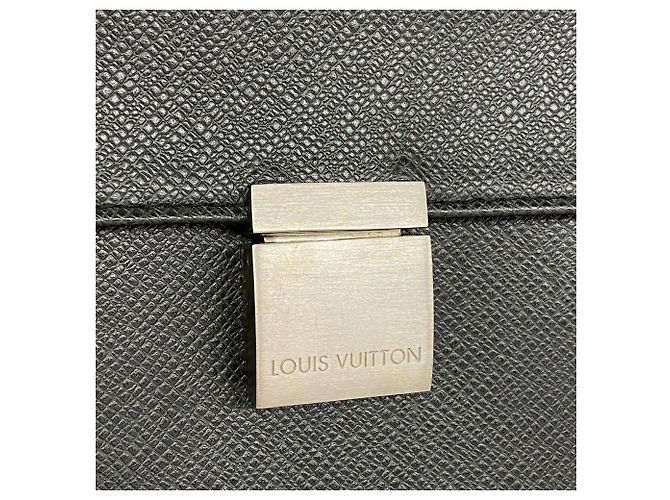Borsa a pochette Louis Vuitton Taiga Selenga Grigio - vista 9