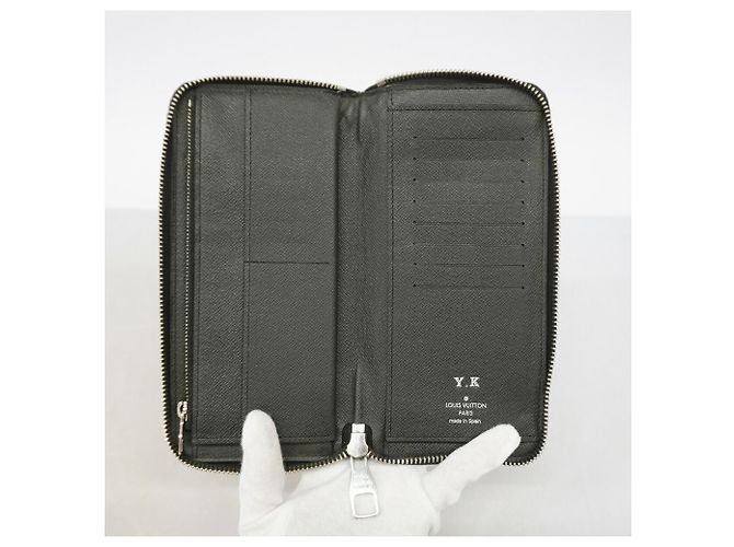 Louis Vuitton Taiga Zippy Long Wallet Grey - view 3