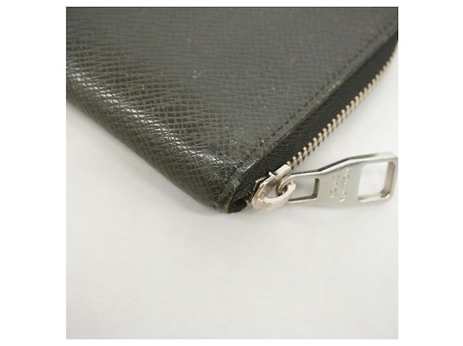 Louis Vuitton Taiga Zippy Long Wallet Grey - view 6