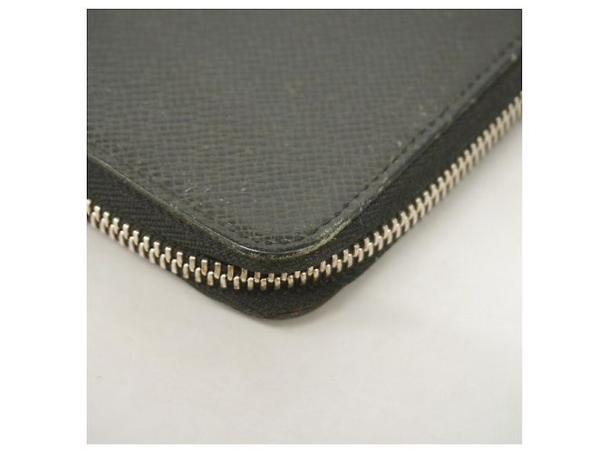 Louis Vuitton Taiga Zippy Long Wallet Grey - view 7