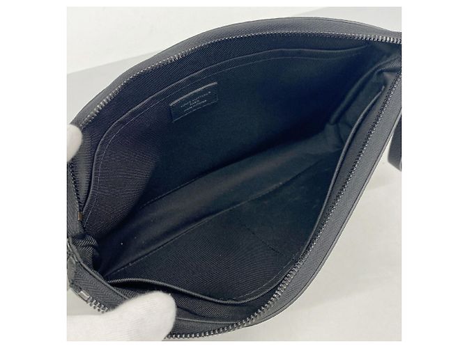 Louis Vuitton Damouflage Pochette Voyage Souple Clutch Bag Nero - vista 4