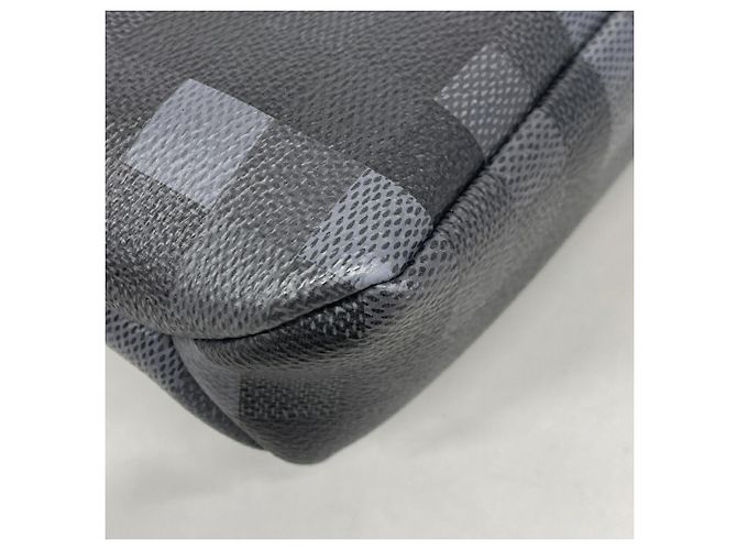 Louis Vuitton Damouflage Pochette Voyage Souple Clutch Bag Nero - vista 6