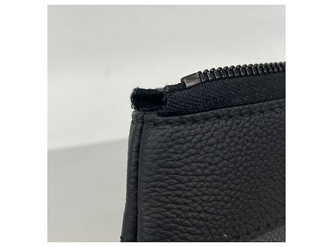 Louis Vuitton Damouflage Pochette Voyage Souple Clutch Bag Nero - vista 7