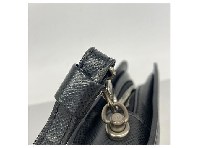 Borsa a pochette Louis Vuitton Taiga Baikal M30182 Grigio - vista 10