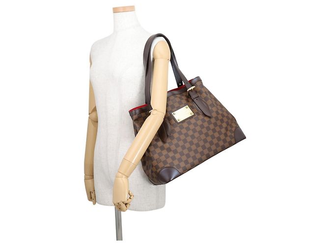 Bolso de hombro Louis Vuitton Damier Ebene Hampstead MM Roja - vista 4