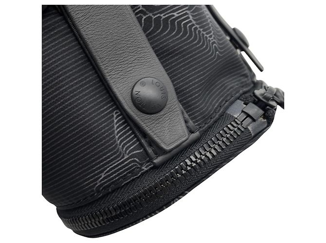 Polochon Bolsa de Ombro Louis Vuitton Monogram Preto - vista 10