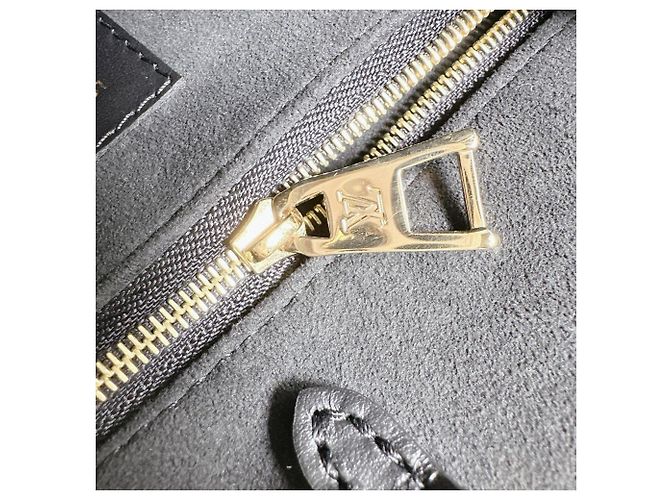 Borsa Tote Louis Vuitton OnTheGo PM Nero - vista 11