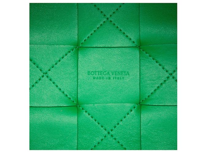 Bottega Veneta Borsa a Secchiello Cassette Small Maxi Intrecciato in Nappa Verde D'oro - vista 5