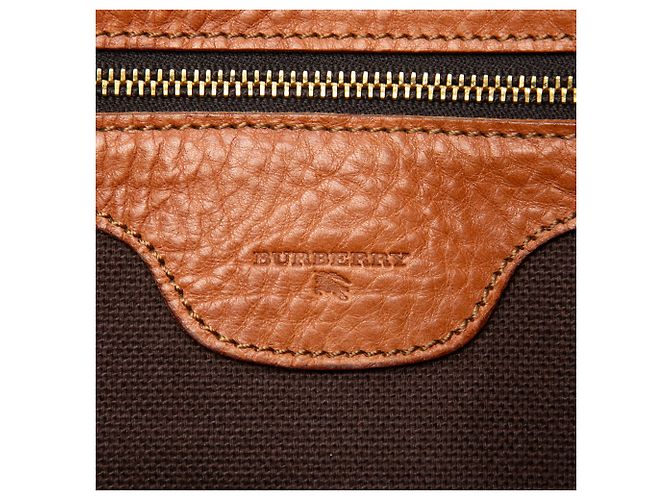 Burberry Tote aus braunem Narbenleder mit Turn-Lock-Verschluss - Ansicht 5