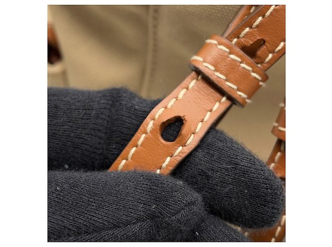 Mochila e bolsa Miu Miu em couro e lona bege e marrom - vista 11