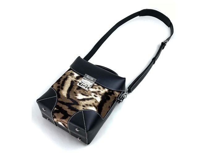 Bolso de hombro 2-Way MCM con estampado de leopardo Negro Beige - vista 5