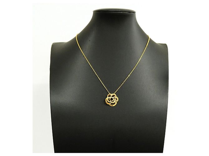 Collana Chanel Camélia in oro giallo 18K - vista 6