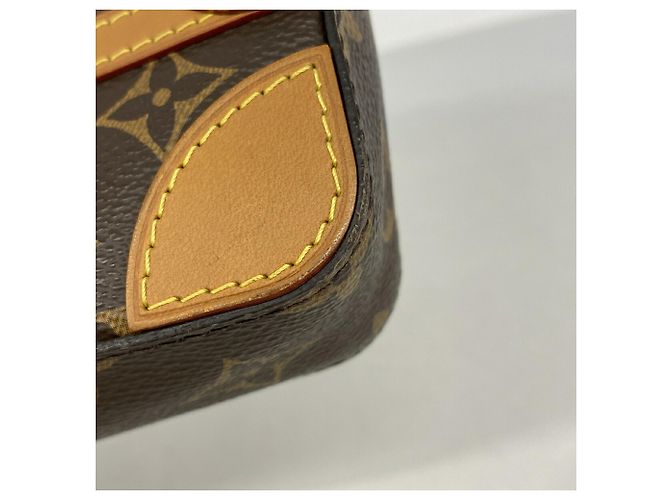 Louis Vuitton Monogram Soft Trunk Pochette Clutch Bag Marrone - vista 6