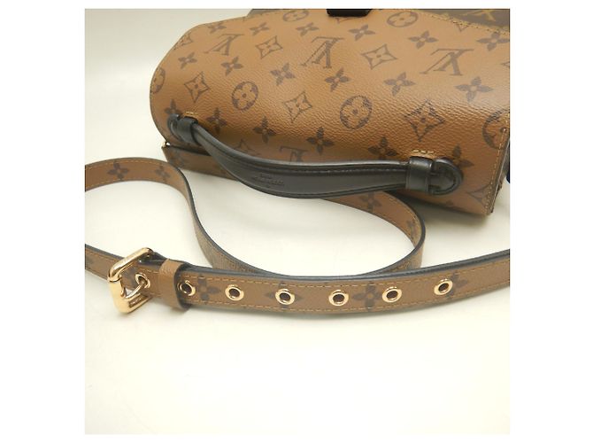Bolsa Louis Vuitton Monogram Reverse Pochette Metis Marrom Monograma - vista 5