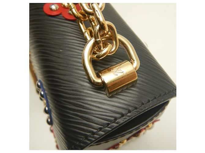 Borsa a tracolla Louis Vuitton Epi Twist MM Noir Nero - vista 10