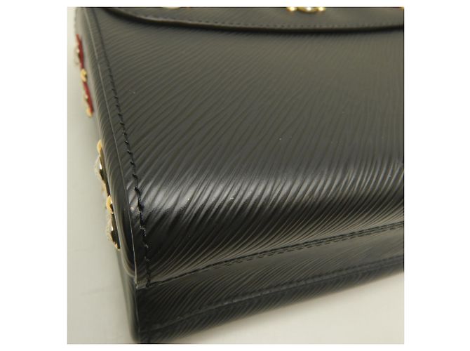 Borsa a tracolla Louis Vuitton Epi Twist MM Noir Nero - vista 15