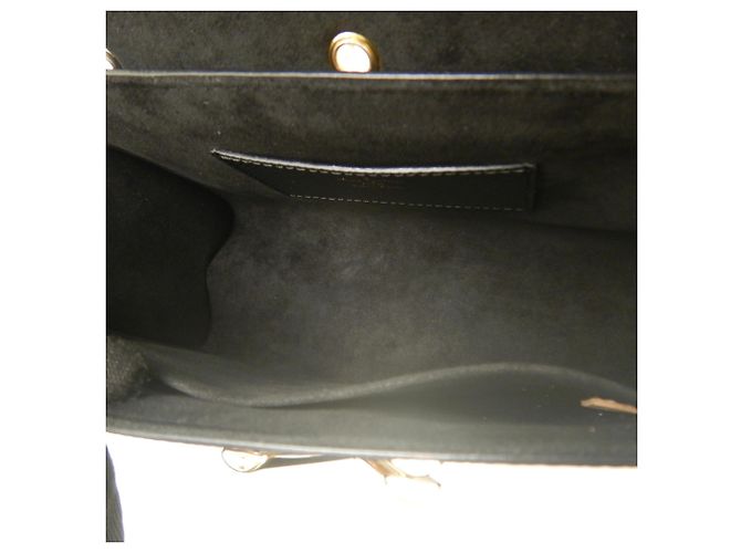 Borsa a tracolla Louis Vuitton Epi Twist MM Noir Nero - vista 18