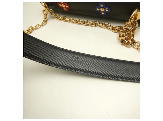 Borsa a tracolla Louis Vuitton Epi Twist MM Noir Nero - vista 8