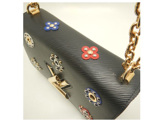 Borsa a tracolla Louis Vuitton Epi Twist MM Noir Nero - vista 9