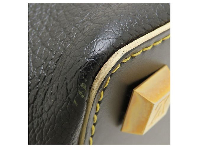 Borsa Louis Vuitton Suhali Impetue One Shoulder Bag Nero - vista 18
