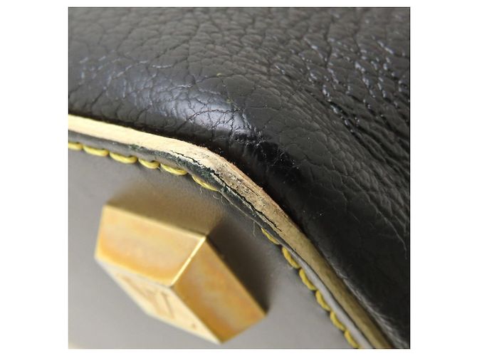 Borsa Louis Vuitton Suhali Impetue One Shoulder Bag Nero - vista 20