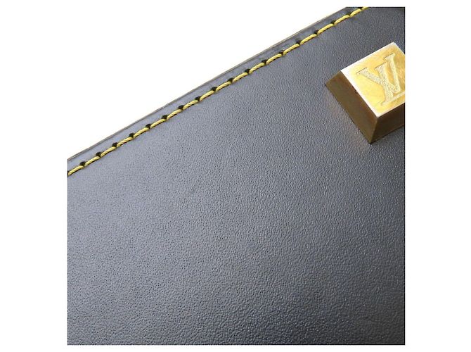 Borsa Louis Vuitton Suhali Impetue One Shoulder Bag Nero - vista 25