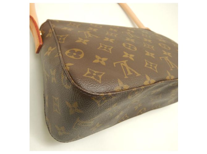Bolso de hombro Louis Vuitton Monogram Mini Looping Castaño - vista 15