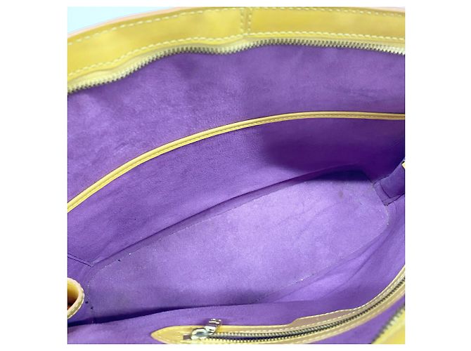 Bolsa de Ombro Louis Vuitton Epi Lussac em Jaune Amarelo - vista 4