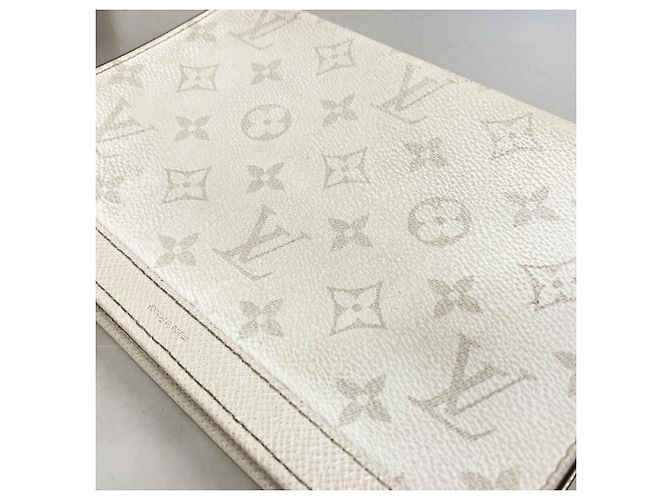 Louis Vuitton Taigarama Gaston Wearable Wallet Shoulder Bag Bianco - vista 12