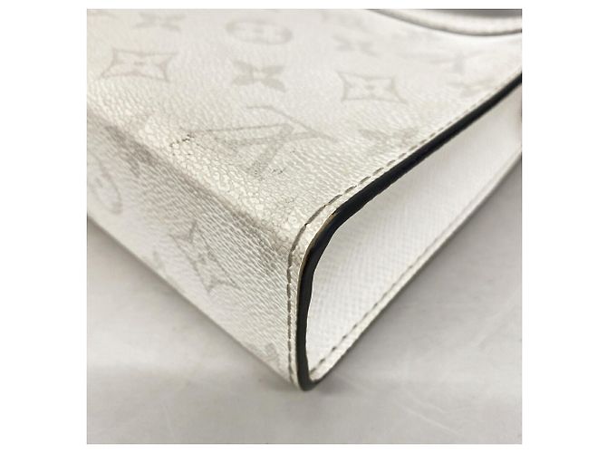 Louis Vuitton Taigarama Gaston Wearable Wallet Shoulder Bag Bianco - vista 6