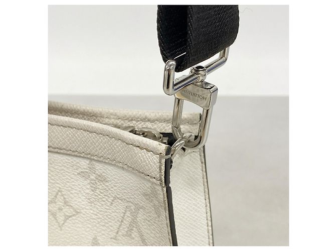 Louis Vuitton Taigarama Gaston Wearable Wallet Shoulder Bag Bianco - vista 7