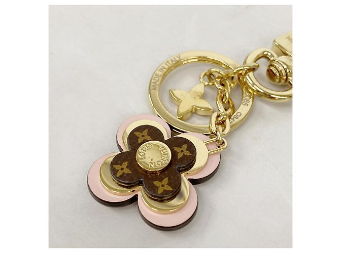 Portachiavi Louis Vuitton Blooming Flower BB Marrone Rosa - vista 4