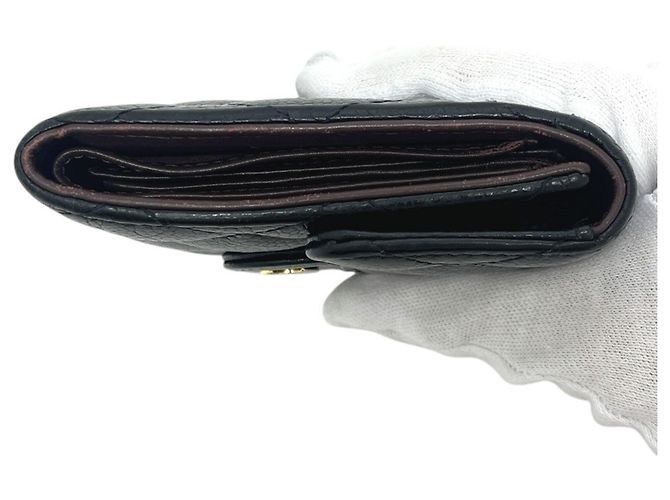 Portafoglio compatto tri-fold Chanel Matelassé Coco Mark Nero - vista 4