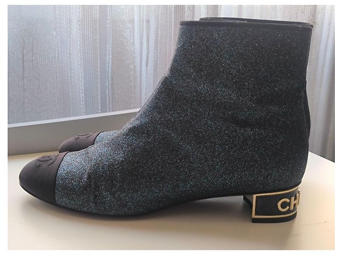 Stivaletti Glitter Chanel con Logo Dorato Nero Metallico - vista 6