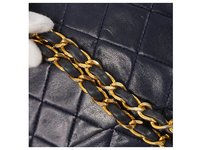 Borsa a tracolla Chanel Matelassé Navy Blu navy - vista 10