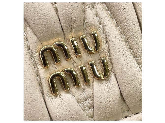 Charm per borsa Miu Miu in pelle Matelassé Beige - vista 9