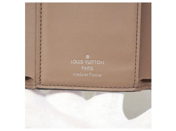 Louis Vuitton Portefeuille Capucines Compact Tri-Fold Wallet - Ansicht 5