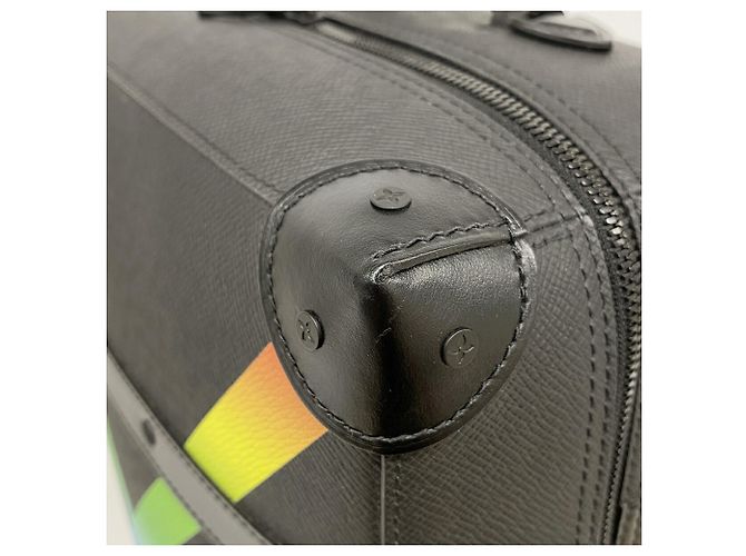 Zaino Louis Vuitton Taiga Rainbow Soft Trunk PM M30337 Noir Nero - vista 11