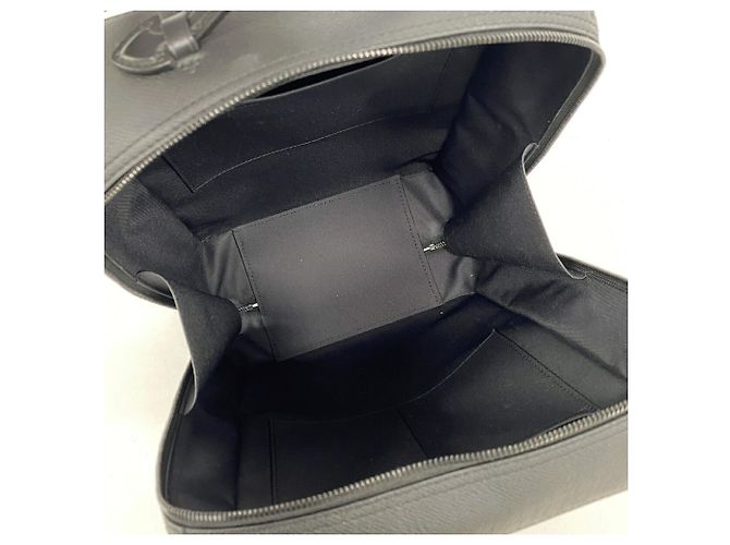 Zaino Louis Vuitton Taiga Rainbow Soft Trunk PM M30337 Noir Nero - vista 4