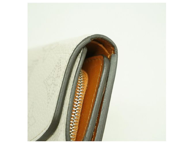 Louis Vuitton Mahina Portefeuille Iris XS Tri-fold Wallet Marrone - vista 5