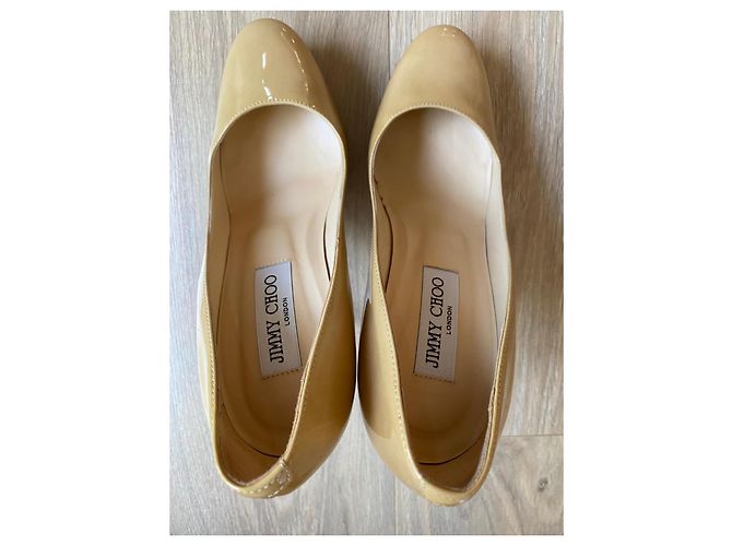 Jimmy Choo Plateau-Pumps aus Lackleder Beige - Ansicht 4