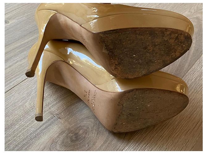 Jimmy Choo Plateau-Pumps aus Lackleder Beige - Ansicht 6