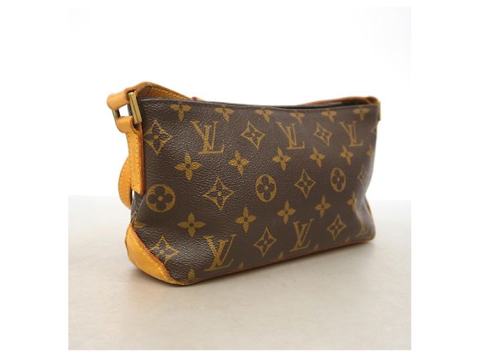 Bolsa de Ombro Louis Vuitton Monogram Trotteur Marrom - vista 2