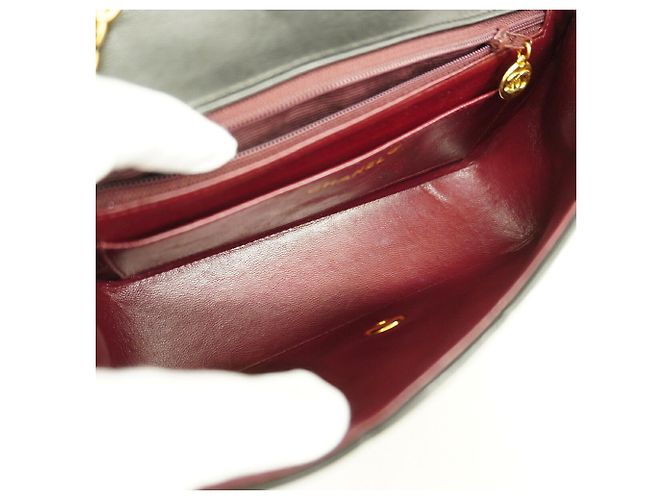 Bolsa de Ombro com Corrente Chanel Diana Preto - vista 4