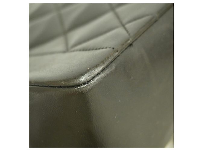 Bolsa de Ombro com Corrente Chanel Diana Preto - vista 6
