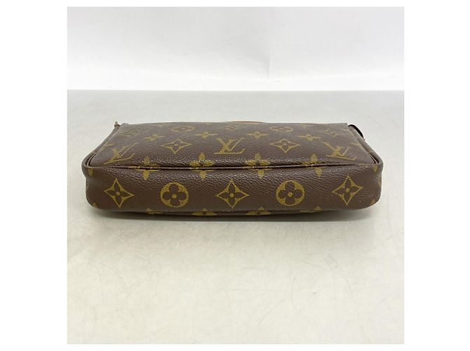 Louis Vuitton Monogram Pochette Accessoires Castaño - vista 3