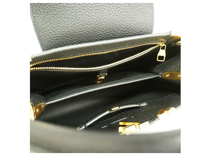 Sac à main Louis Vuitton Capucines MM Noir - vue 4