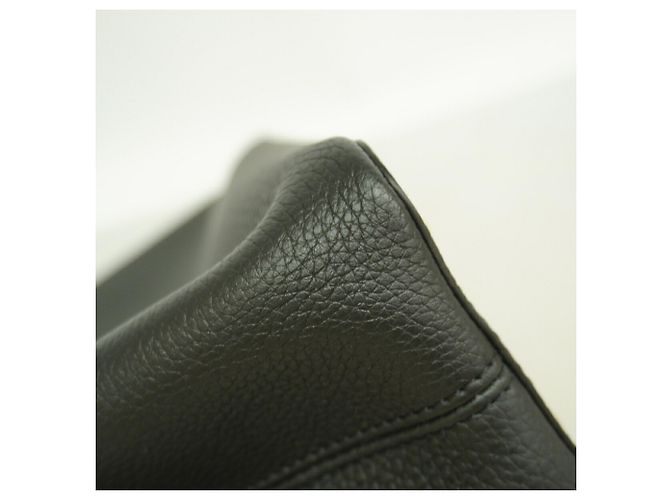 Sac à main Louis Vuitton Capucines MM Noir - vue 7